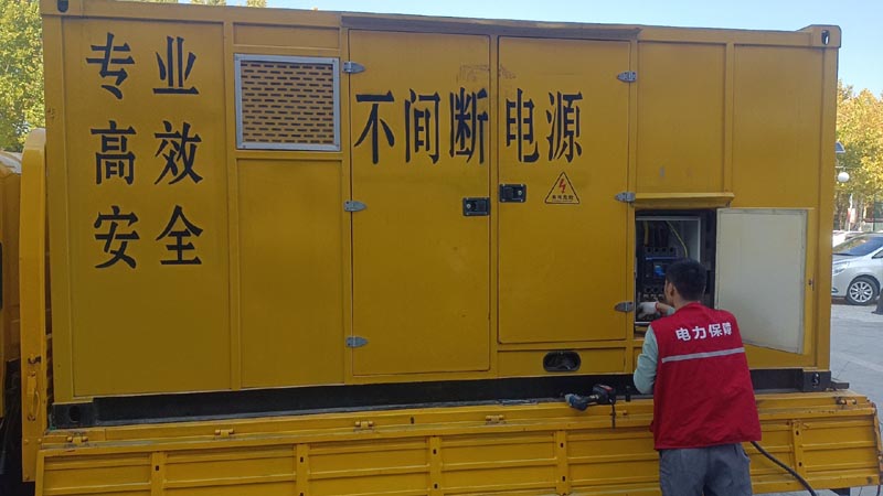 芒市柴油发电机组和UPS电源配合使用时，如何避免切换过程中的电力中断？